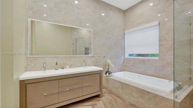 5960 NW 79th Way, Parkland, FL 33067