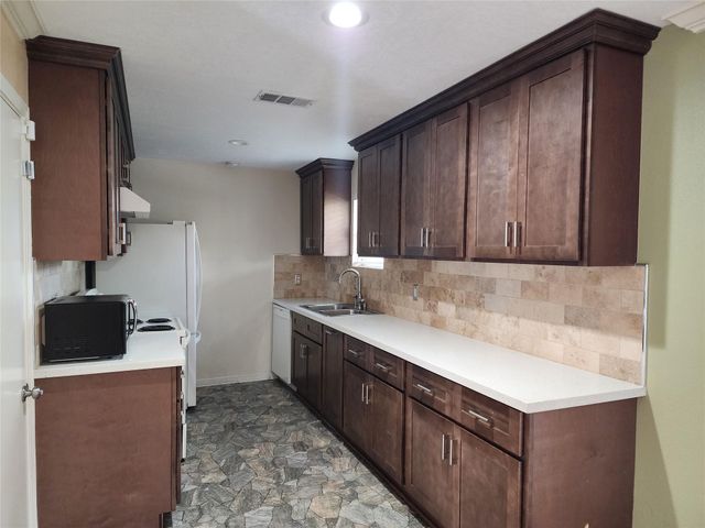 10922 Sela Lane, Houston, TX 77072