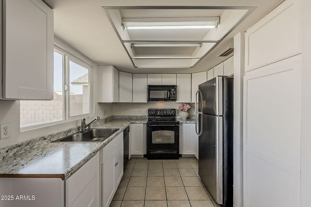 6940 W NORTHVIEW Avenue, Glendale, AZ 85303