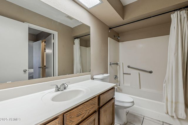 6940 W NORTHVIEW Avenue, Glendale, AZ 85303