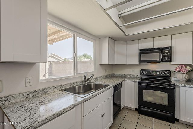 6940 W NORTHVIEW Avenue, Glendale, AZ 85303