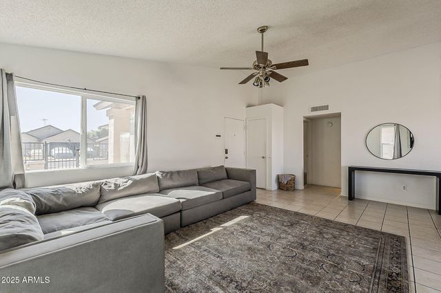 6940 W NORTHVIEW Avenue, Glendale, AZ 85303