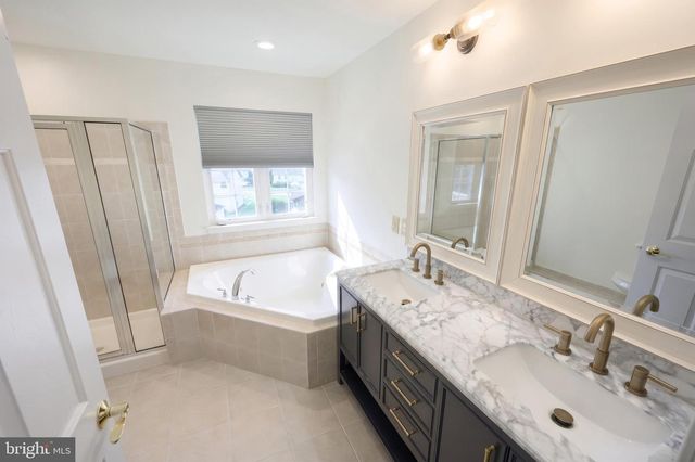 406 WYNWOOD RD, York, PA 17402