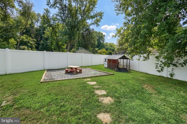 406 WYNWOOD RD, York, PA 17402