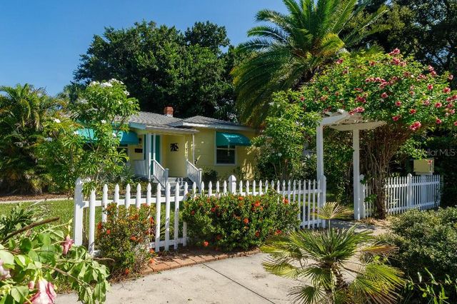 125 22ND AVENUE NE, St Petersburg, FL 33704