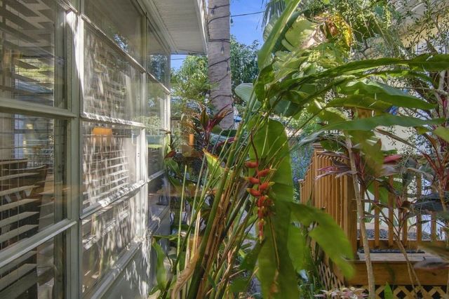 125 22ND AVENUE NE, St Petersburg, FL 33704