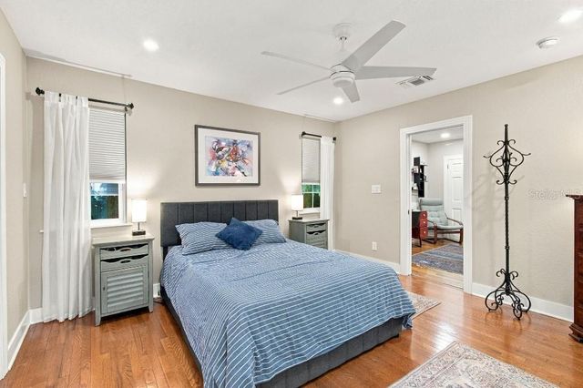 125 22ND AVENUE NE, St Petersburg, FL 33704