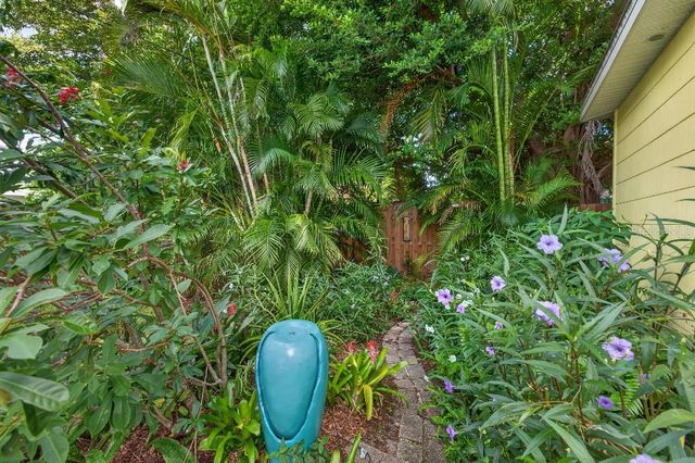 125 22ND AVENUE NE, St Petersburg, FL 33704