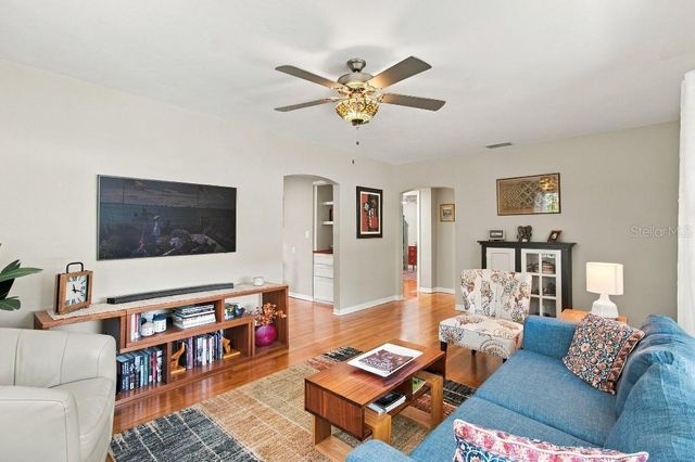 125 22ND AVENUE NE, St Petersburg, FL 33704