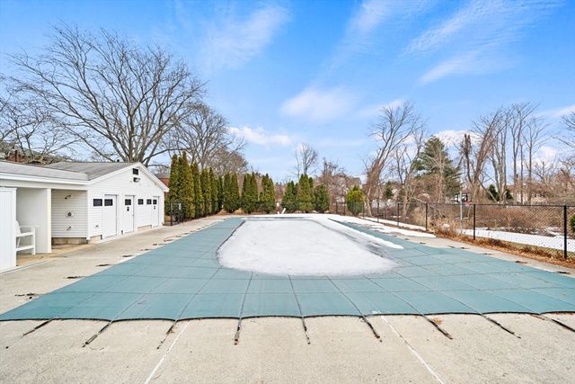 38 Village Green Dr 77, North Andover, MA 01845