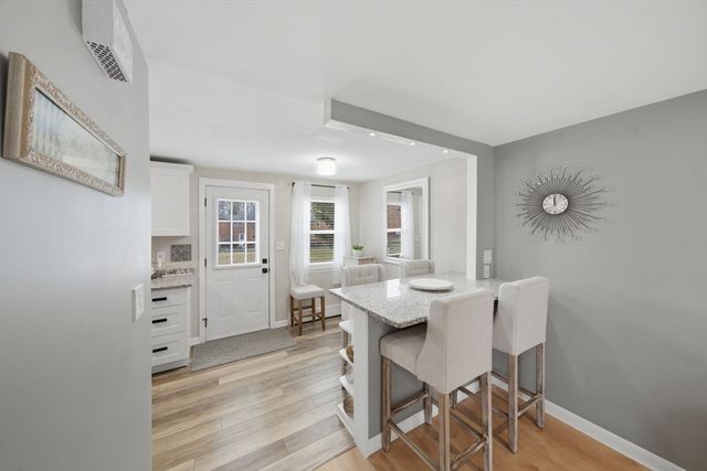 38 Village Green Dr 77, North Andover, MA 01845