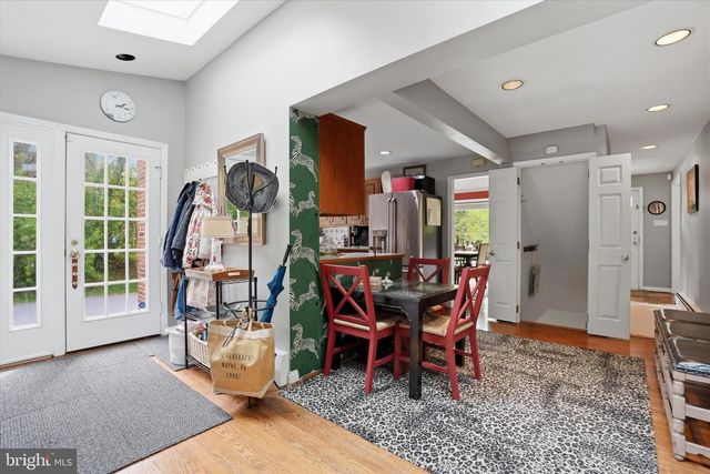 647 FERNFIELD CIR, Wayne, PA 19087