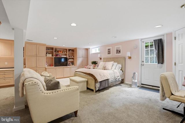 647 FERNFIELD CIR, Wayne, PA 19087