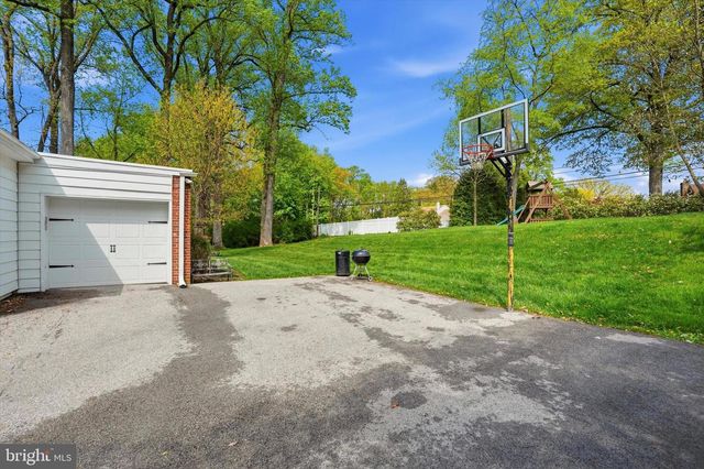 647 FERNFIELD CIR, Wayne, PA 19087