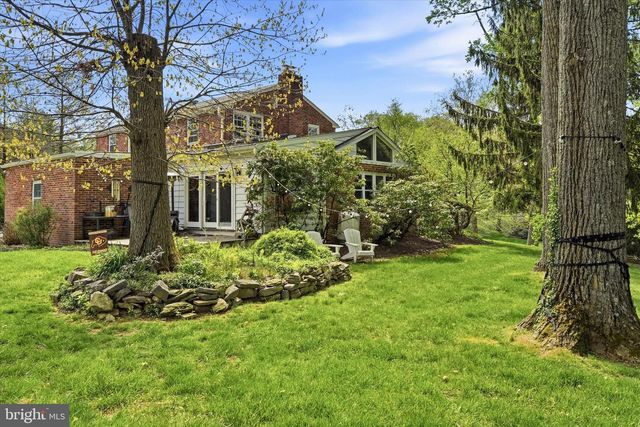 647 FERNFIELD CIR, Wayne, PA 19087