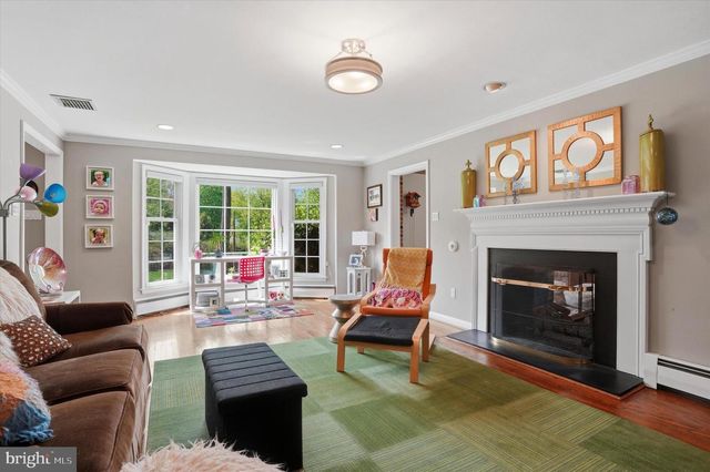 647 FERNFIELD CIR, Wayne, PA 19087