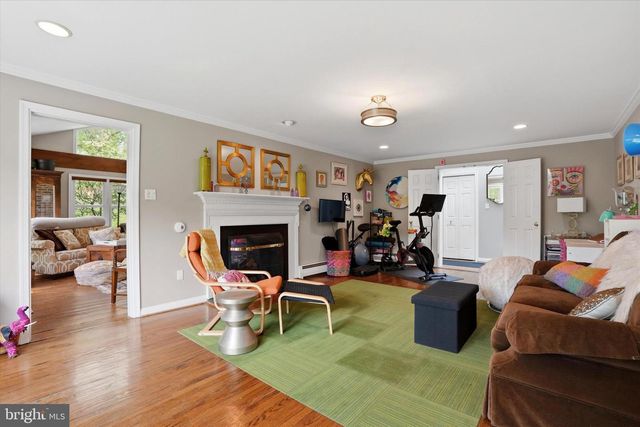 647 FERNFIELD CIR, Wayne, PA 19087