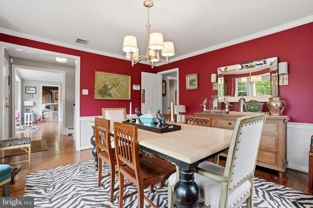 647 FERNFIELD CIR, Wayne, PA 19087