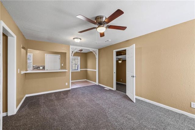 10008 Hardesty Avenue, Kansas City, MO 64137