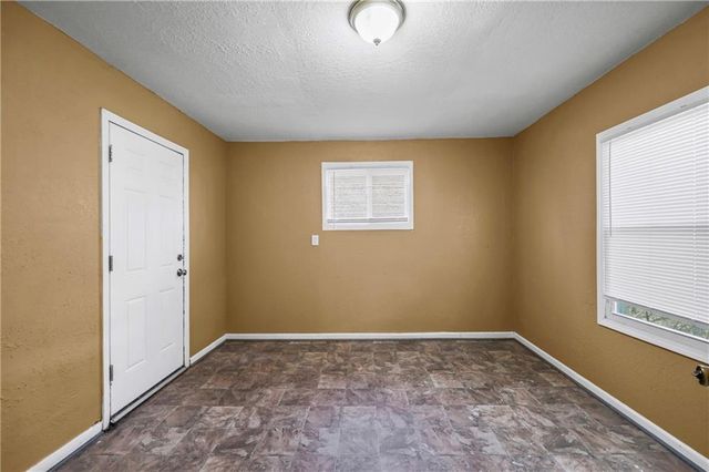 10008 Hardesty Avenue, Kansas City, MO 64137