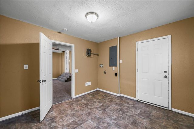 10008 Hardesty Avenue, Kansas City, MO 64137