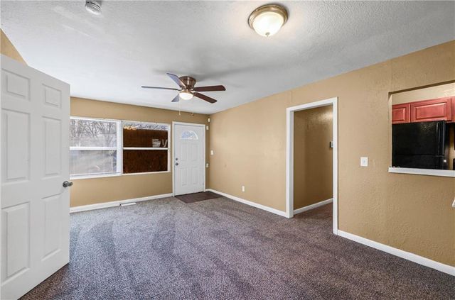 10008 Hardesty Avenue, Kansas City, MO 64137