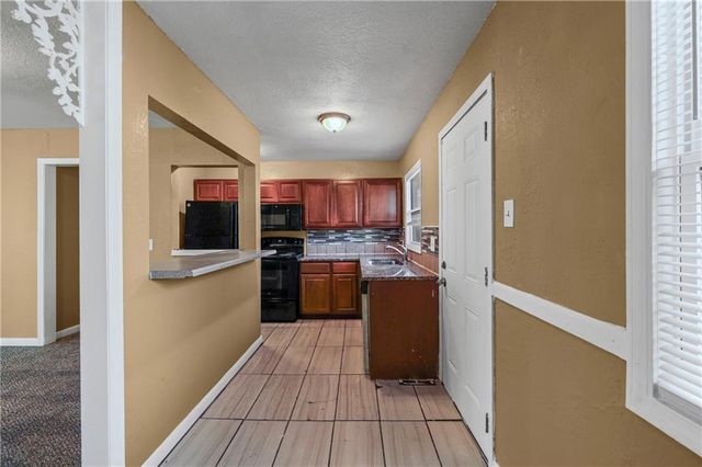 10008 Hardesty Avenue, Kansas City, MO 64137