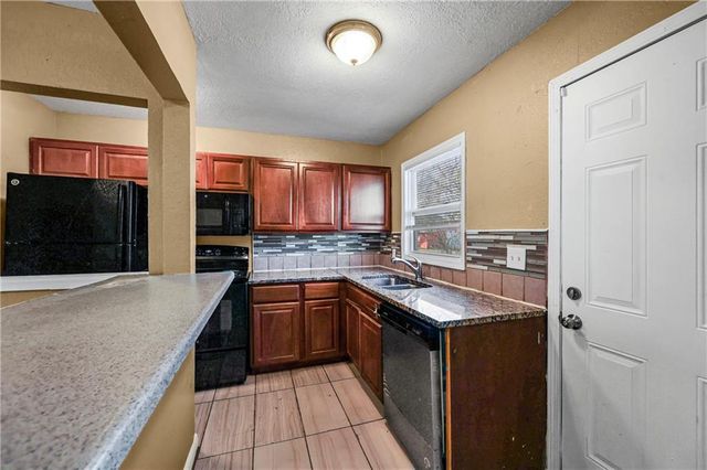 10008 Hardesty Avenue, Kansas City, MO 64137