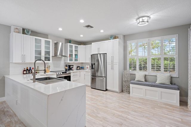 6108 SE Turn Leaf Trail, Hobe Sound, FL 33455