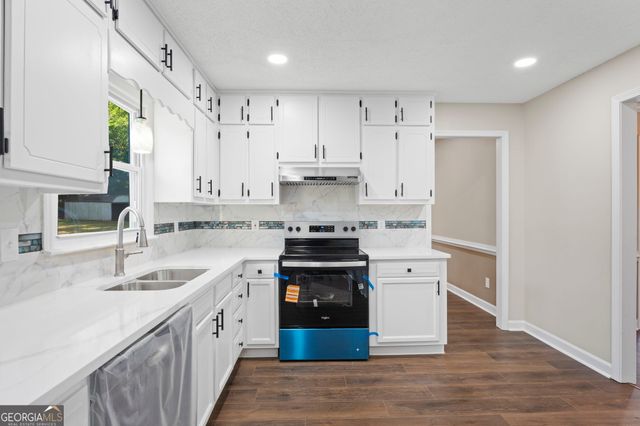 5518 Brinwick Drive, Rex, GA 30273