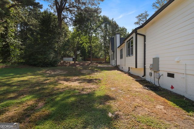 5518 Brinwick Drive, Rex, GA 30273