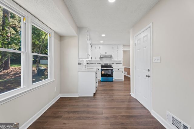5518 Brinwick Drive, Rex, GA 30273