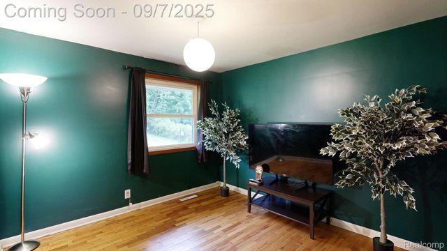 2342 Meadowbrook Lane, Clio, MI 48420