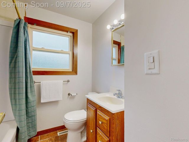 2342 Meadowbrook Lane, Clio, MI 48420