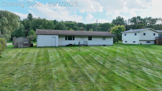2342 Meadowbrook Lane, Clio, MI 48420