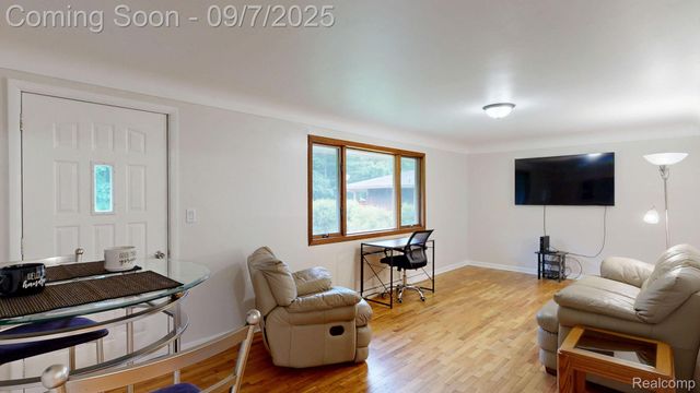 2342 Meadowbrook Lane, Clio, MI 48420