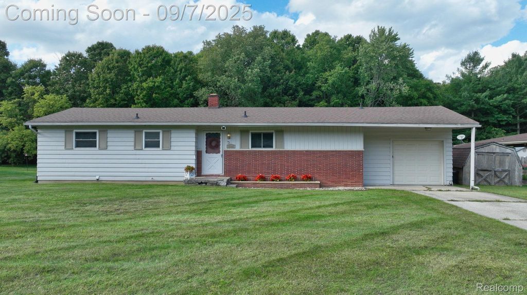 2342 Meadowbrook Lane, Clio, MI 48420