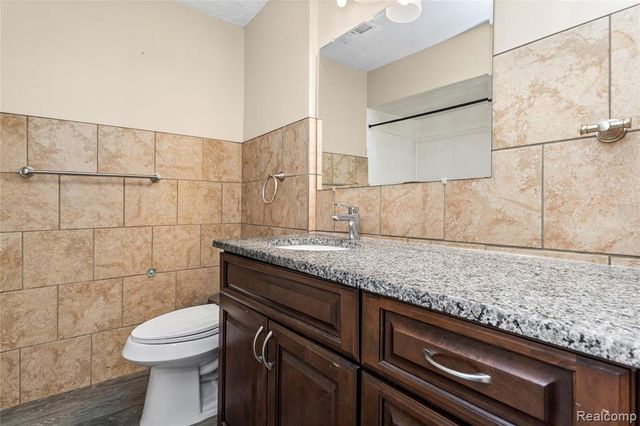 23137 E 13 Mile Road, Saint Clair Shores, MI 48082