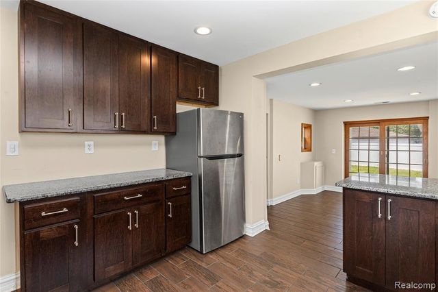 23137 E 13 Mile Road, Saint Clair Shores, MI 48082