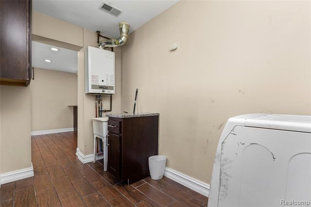 23137 E 13 Mile Road, Saint Clair Shores, MI 48082