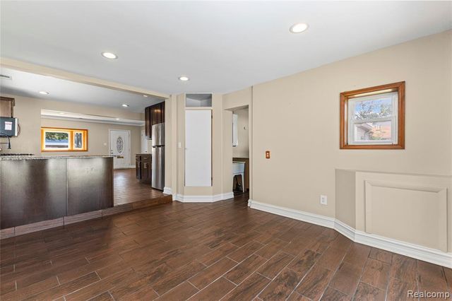 23137 E 13 Mile Road, Saint Clair Shores, MI 48082