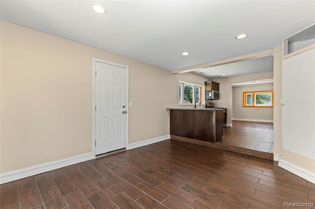 23137 E 13 Mile Road, Saint Clair Shores, MI 48082