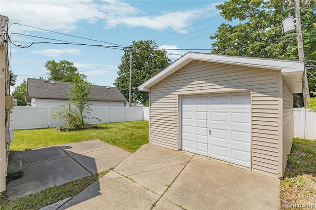 23137 E 13 Mile Road, Saint Clair Shores, MI 48082