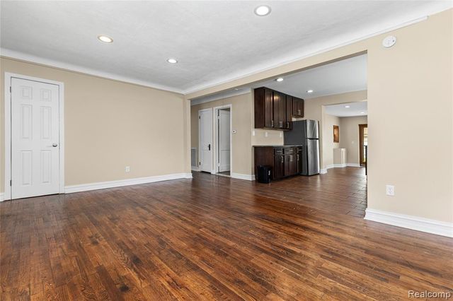 23137 E 13 Mile Road, Saint Clair Shores, MI 48082