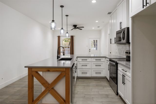 145 Barcelona Street, Payne Springs, TX 75156