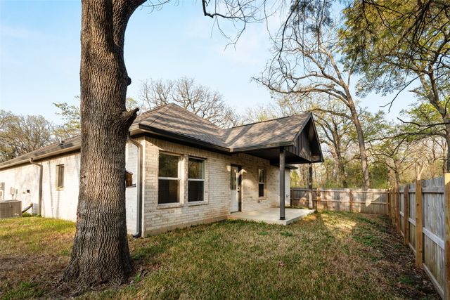 145 Barcelona Street, Payne Springs, TX 75156