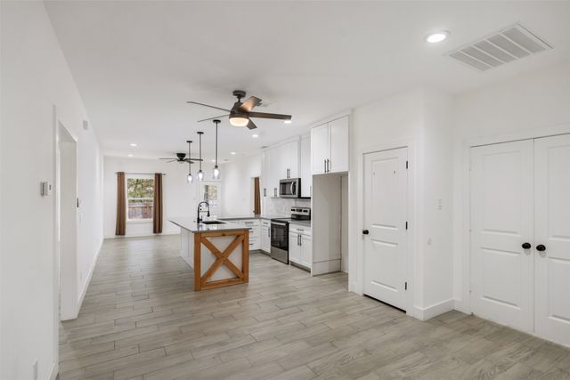 145 Barcelona Street, Payne Springs, TX 75156