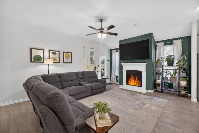 10228 Fountain Gate Street, Aubrey, TX 76227