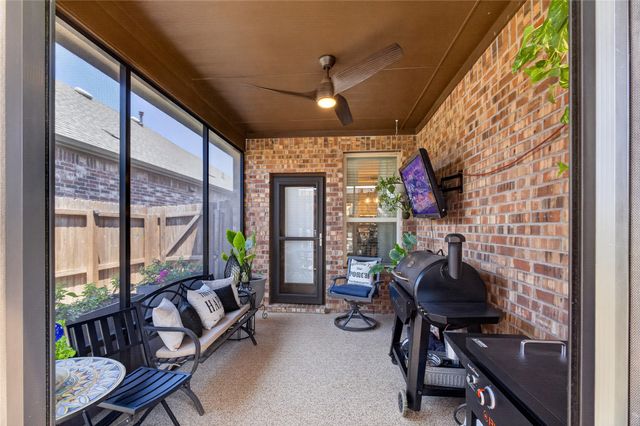 10228 Fountain Gate Street, Aubrey, TX 76227
