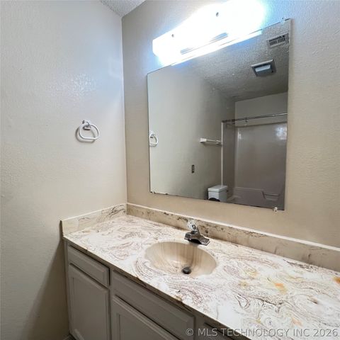 1532 E 75th Place, Tulsa, OK 74136